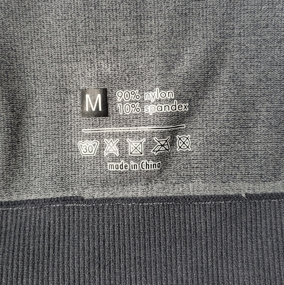 Seamless long sleeve crop - Picture 5 of 5